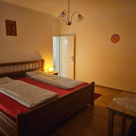 Laxmi Happy Home In Historical Prague Exterior photo